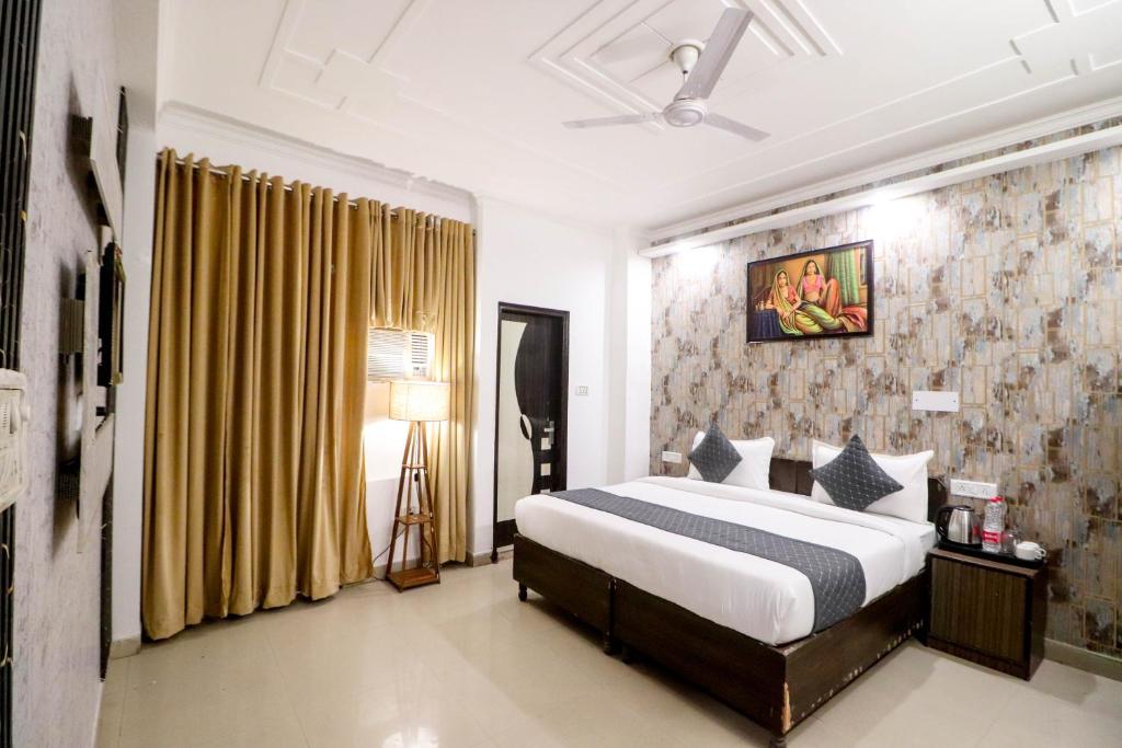 Hotel Stay Villa Near Delhi Airport客房内的一张或多张床位