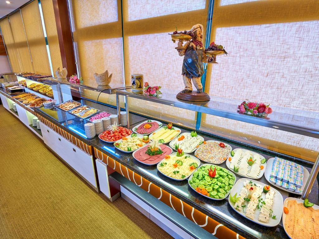 伊斯坦布尔非诺亚酒店的展示食物盘的自助餐