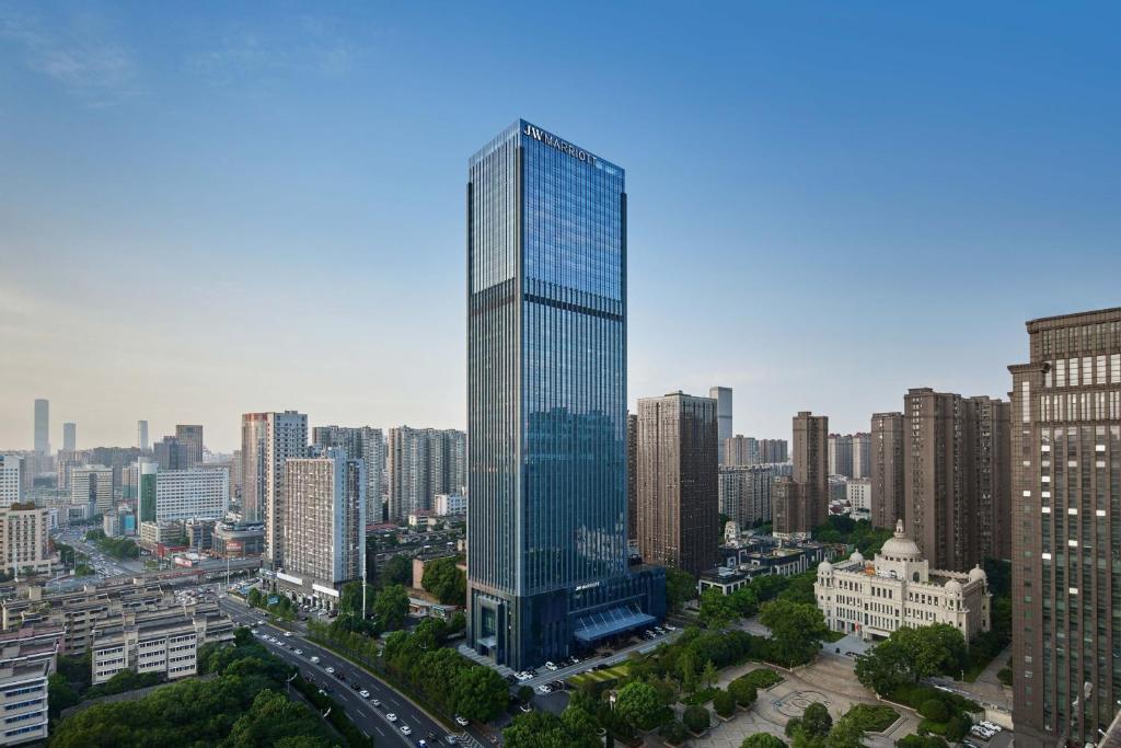 长沙长沙建鸿达JW万豪酒店的大城市的高玻璃建筑
