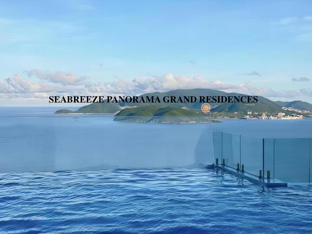 芽庄SeaBreeze Panorama Grand Residences的水中沙地潘潘潘加大保护区的 ⁇ 染