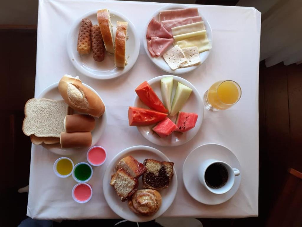 Pousada dos Atobás提供给客人的早餐选择