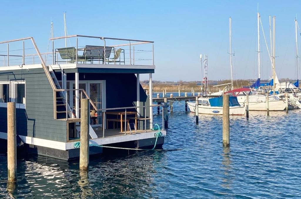 Hausboot Bruntje mit Dachterrasse in Kragenæs auf Lolland/DK平面图