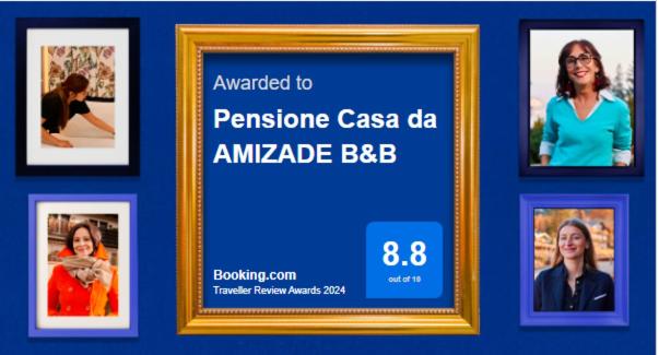 Pedra BadejoPensione Casa da AMIZADE B&B的蓝墙画图