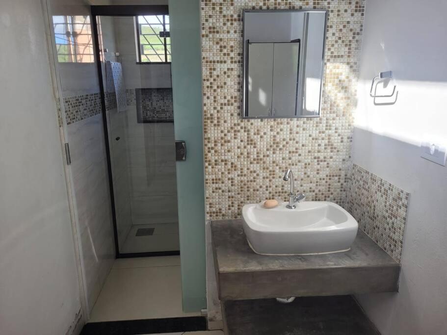 Rancho Morro do Cristo - Ribeirão Claro PR的一间浴室