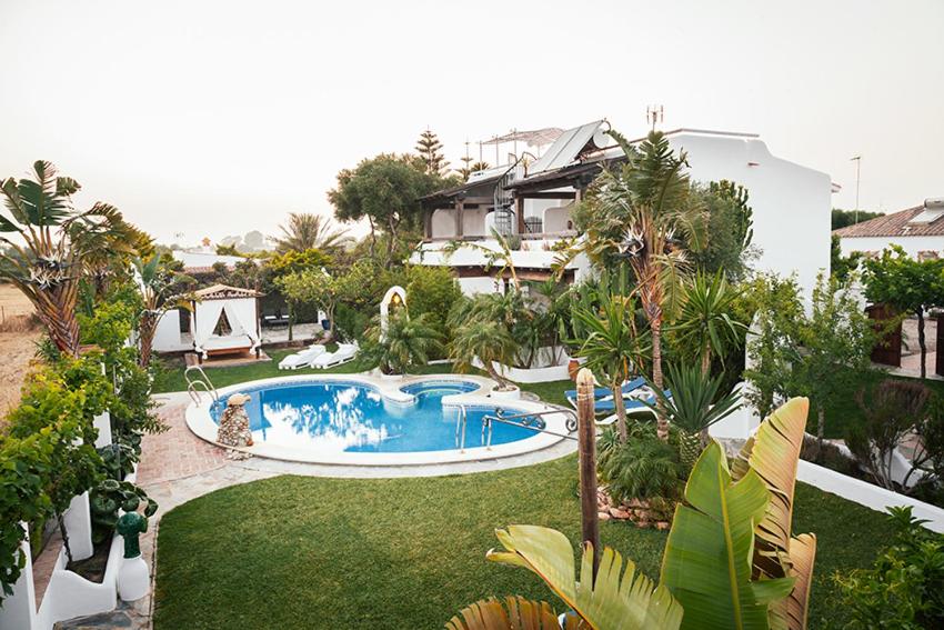 扎霍拉Placer de Meca的后院的空中景观,设有游泳池