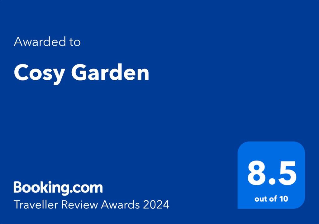 马塞卢Cosy Garden的蓝色计算器,文字升级到舒适的花园