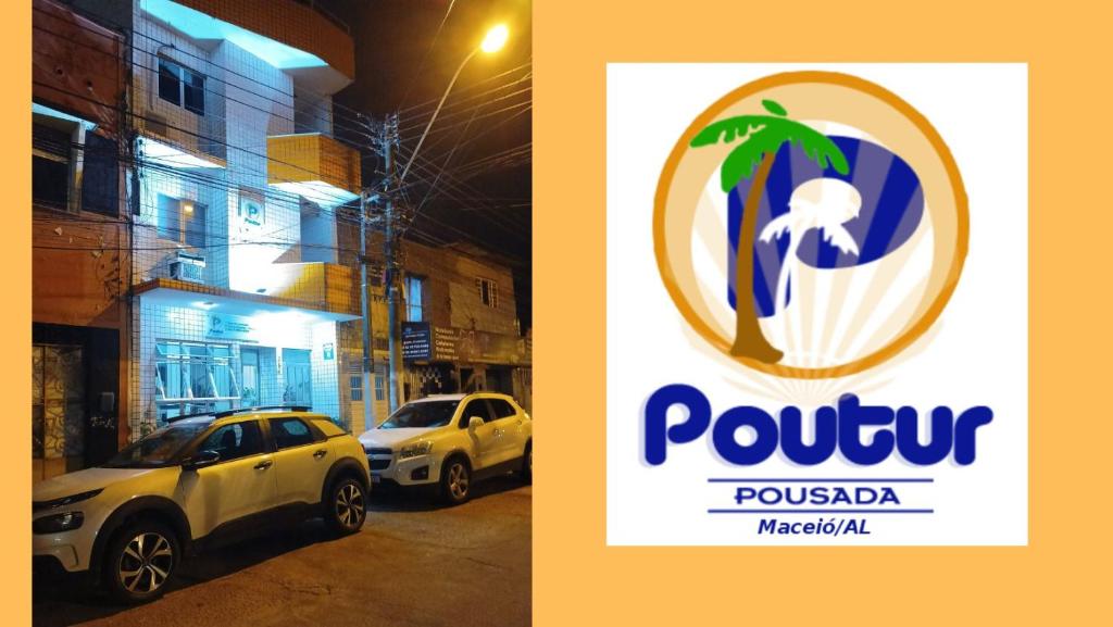 马塞约Poutur Pousada的两辆停泊汽车旁的一辆普卡拉汽车经销商的标志