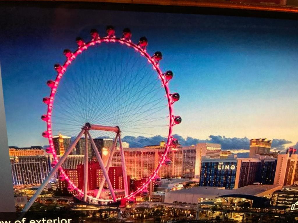 拉斯维加斯The Linq Hotel的城市前的摩天轮