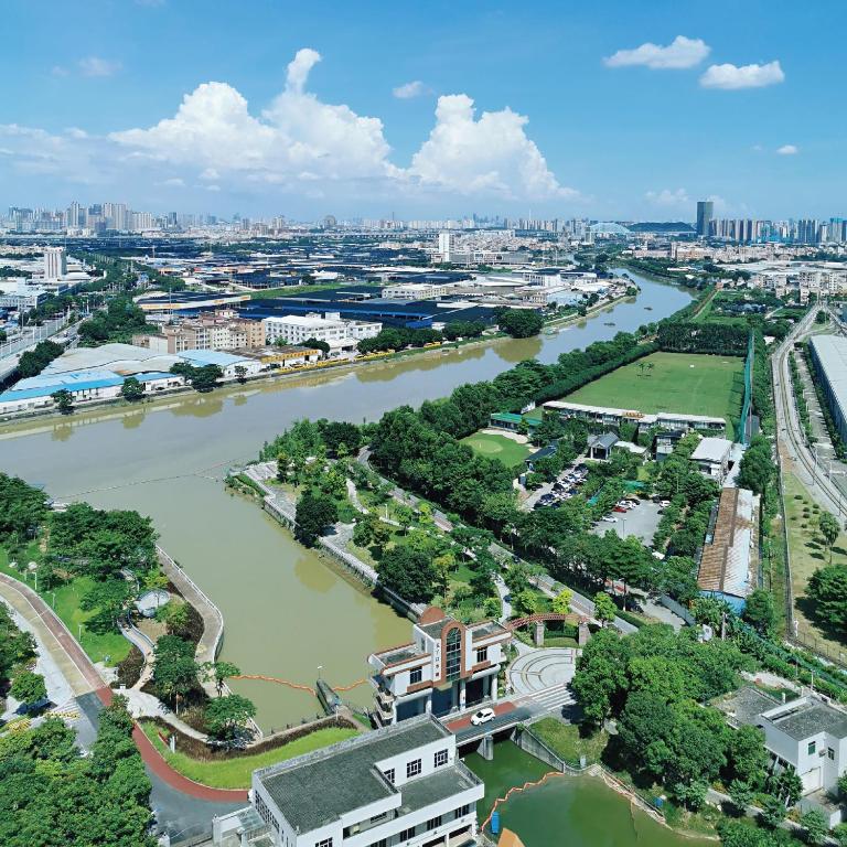 酒店附近的河景