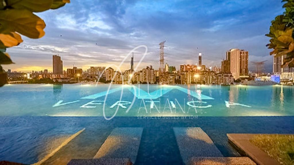 吉隆坡M Vertica Premier Suites by BlueBanana的享有城市天际线的美景。