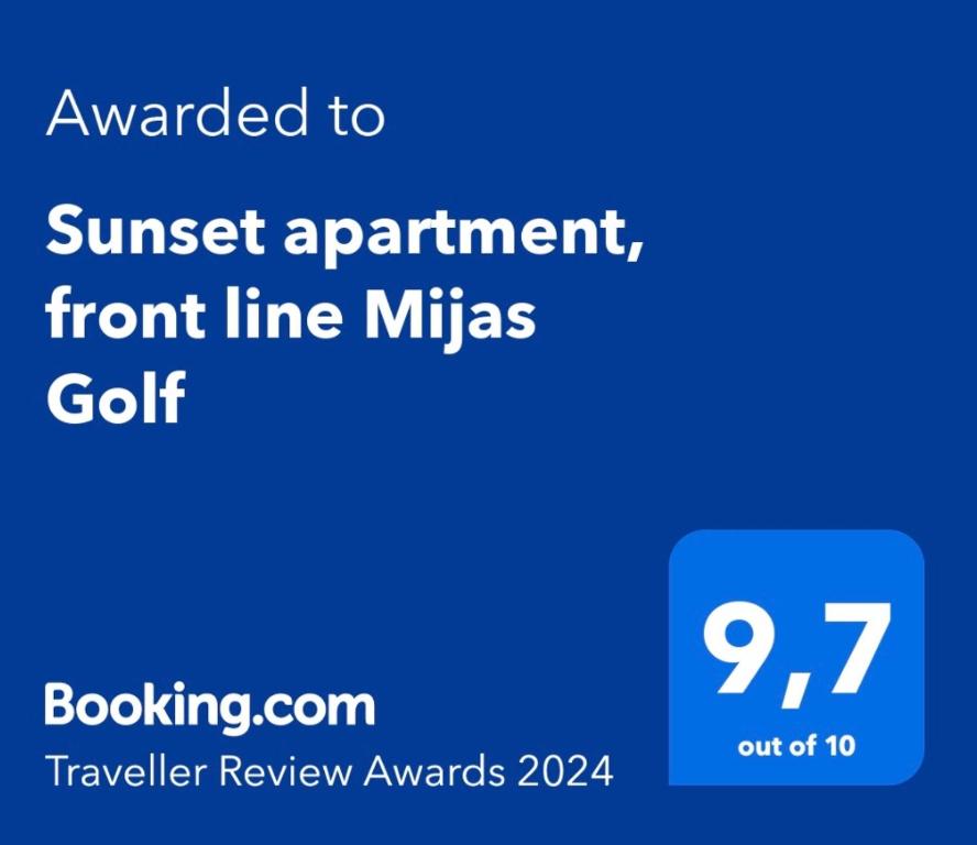 米哈斯Sunset apartment, front line Mijas Golf的蓝色文本框,上面有日落的约会词,前行micsgitz