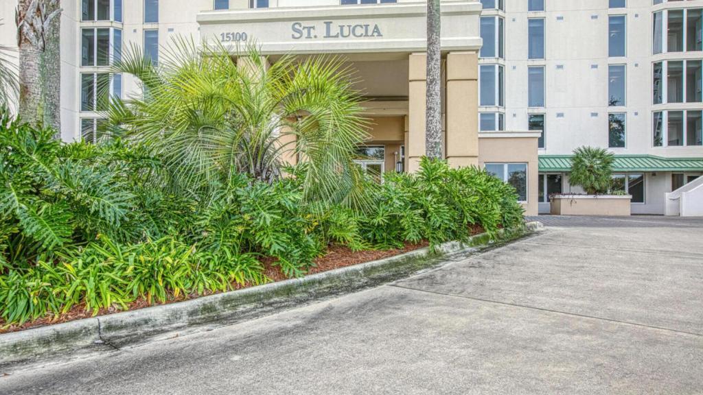 St Lucia 1204 a Luxury Condo with Gulf Views外面的花园