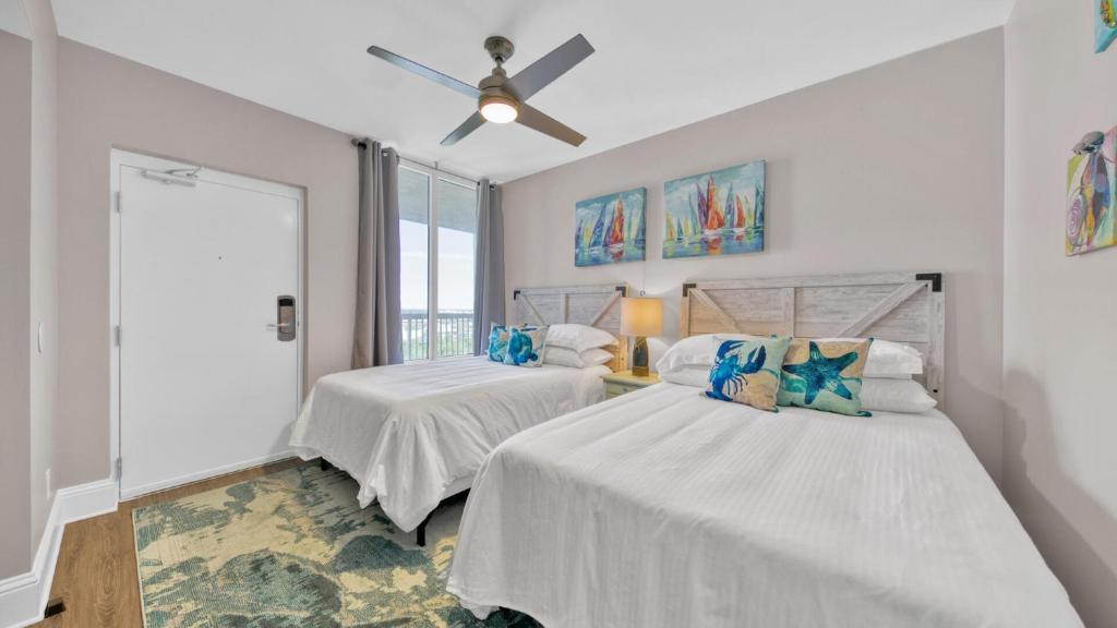 St Maarten 907 a Newly Renovated Luxury Beach Front 3 Bedroom 9th Floor Private Elevator客房内的一张或多张床位