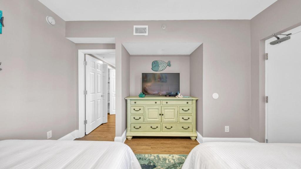 St Maarten 907 a Newly Renovated Luxury Beach Front 3 Bedroom 9th Floor Private Elevator客房内的一张或多张床位