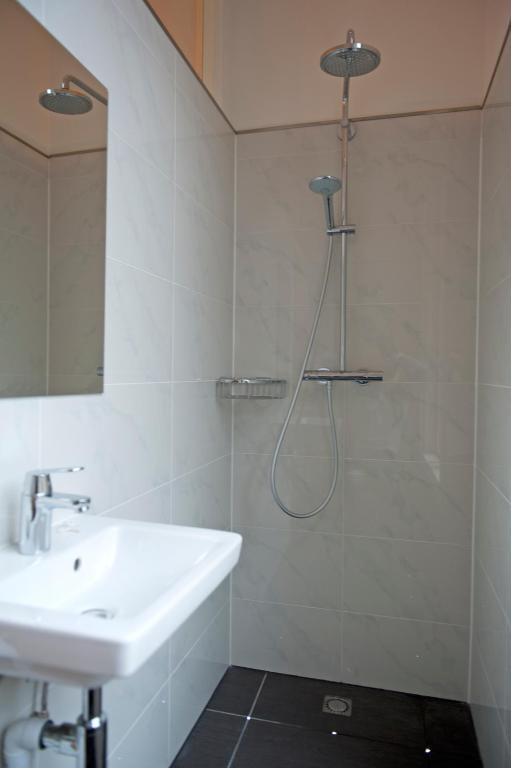 Amsterdam Rembrandt Square city center Hotel的一间浴室