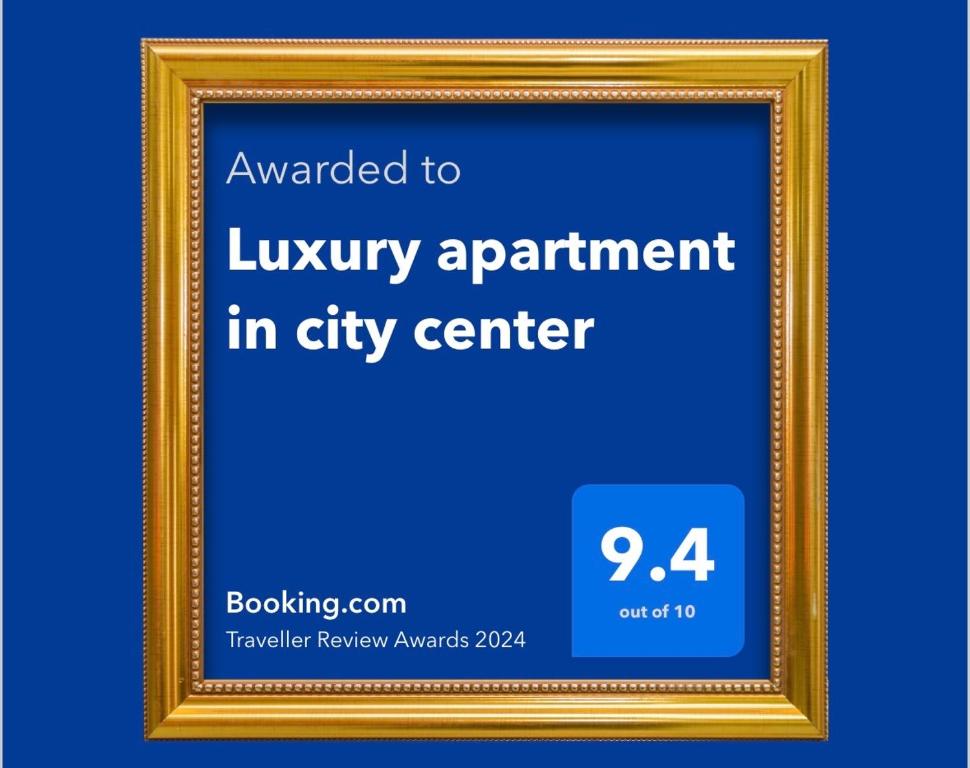 斯皮什新村Luxury apartment in city center的市中心豪华公寓的图片框架