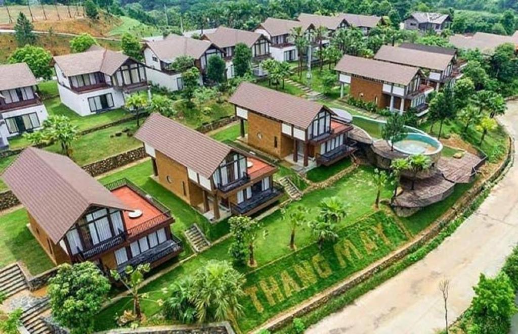 巴位Thang Mây Village Resort的房屋的空中景致