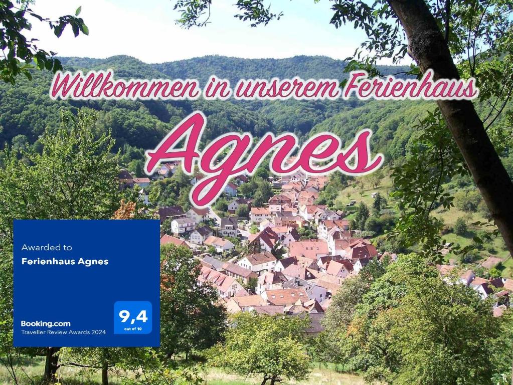 RambergFerienhaus Agnes的远方城镇景观标志