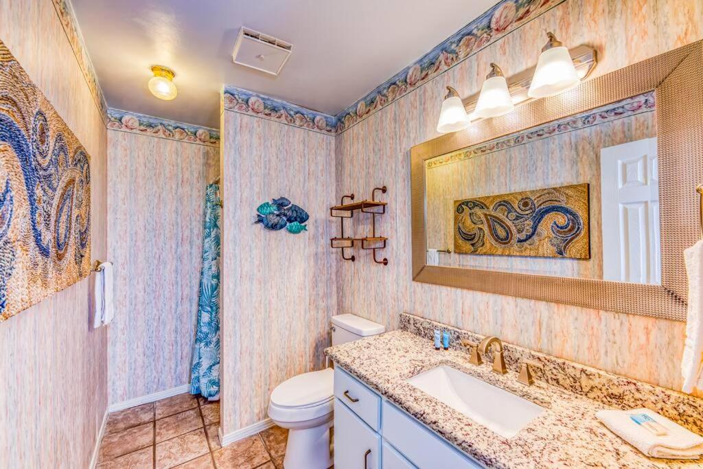 Comfy Condo ~ Steps away from the beach!平面图