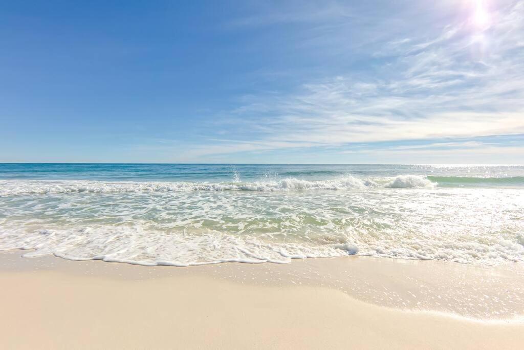 Comfy Condo ~ Steps away from the beach!平面图