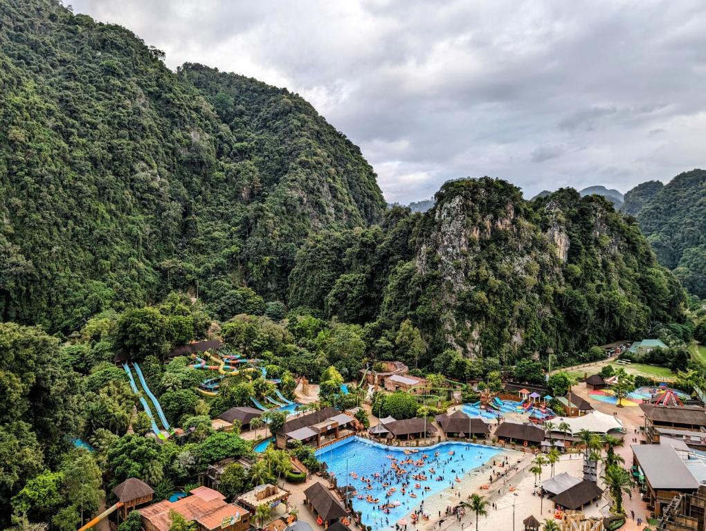 Curated visual reference: Visual Reference: Amazing Views Eco Friendly Luxury Onsen Suites Lost World Of