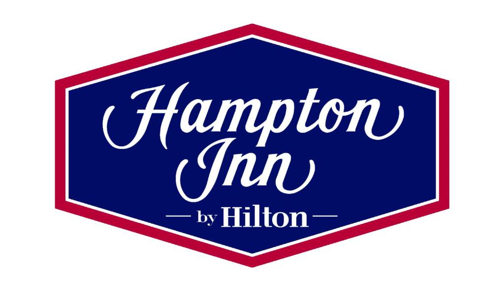 CabotHampton Inn Cabot的汉普顿汉普顿旅馆标志