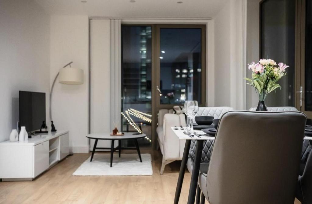 伦敦Immaculate 2-Bed Apartment in Canary Wharf的相册照片