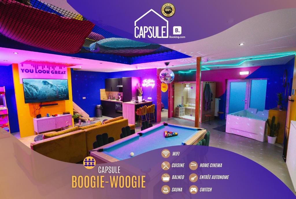 拉卢维耶尔Capsule Boogie-Woogie - JACUZZI - SAUNA - BILLARD - JEUX - ECRAN GÉANT - FILET SUSPENDU - NETFLIX的客房设有台球桌和电视。