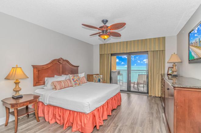 Stunning Double Balcony- Oceanfront 2 Bedroom, 2 Bath- Anderson Ocean Club 905客房内的一张或多张床位