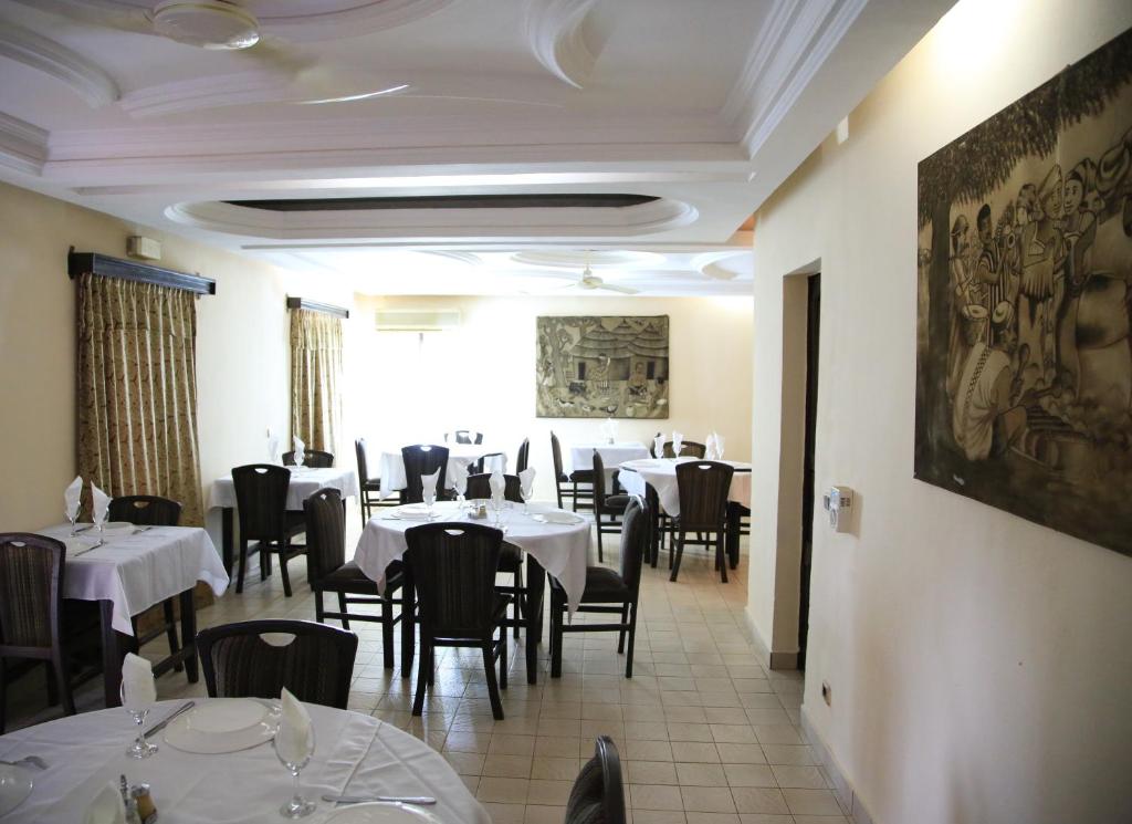 Le Baobab餐厅或其他用餐的地方