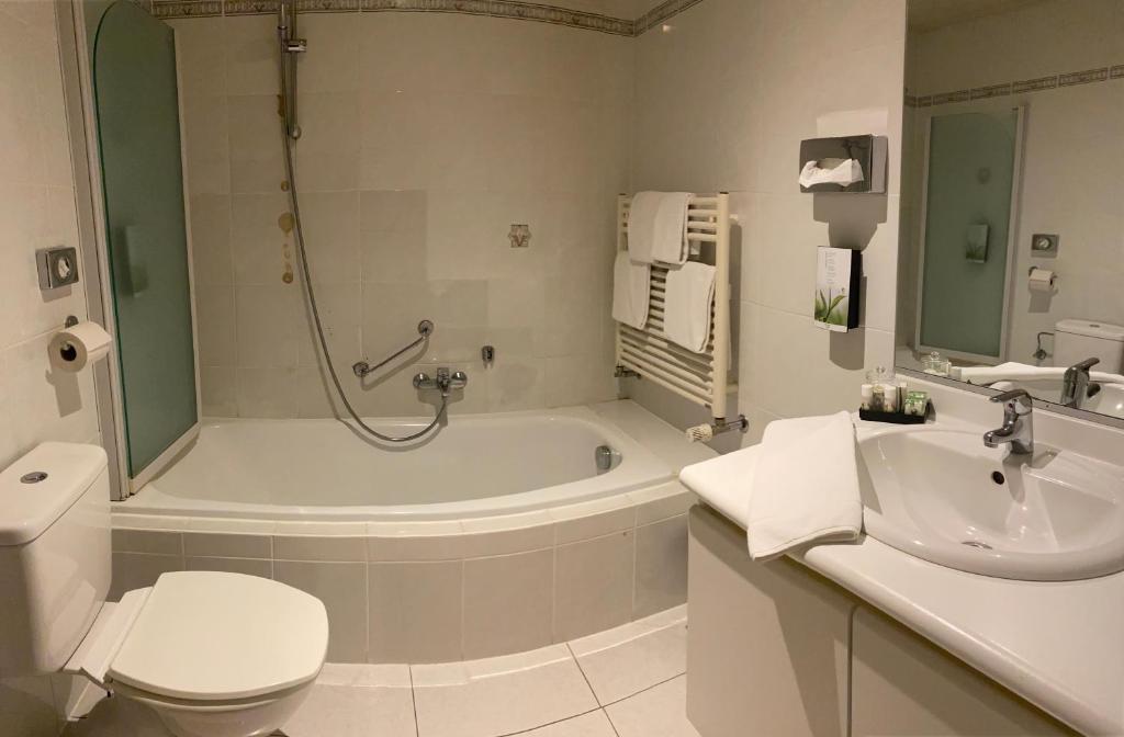 HOTEL BORNEM的一间浴室