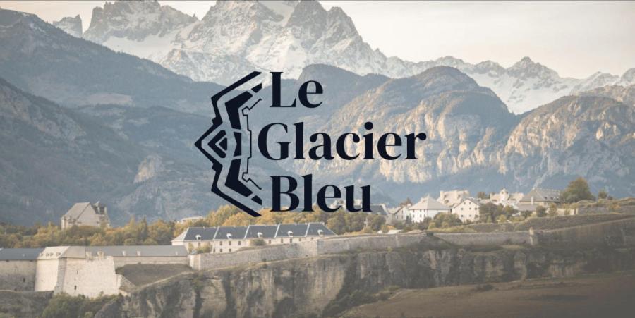 蒙多凡Auberge Le Glacier Bleu的一张山图,上面写着生命冰川床
