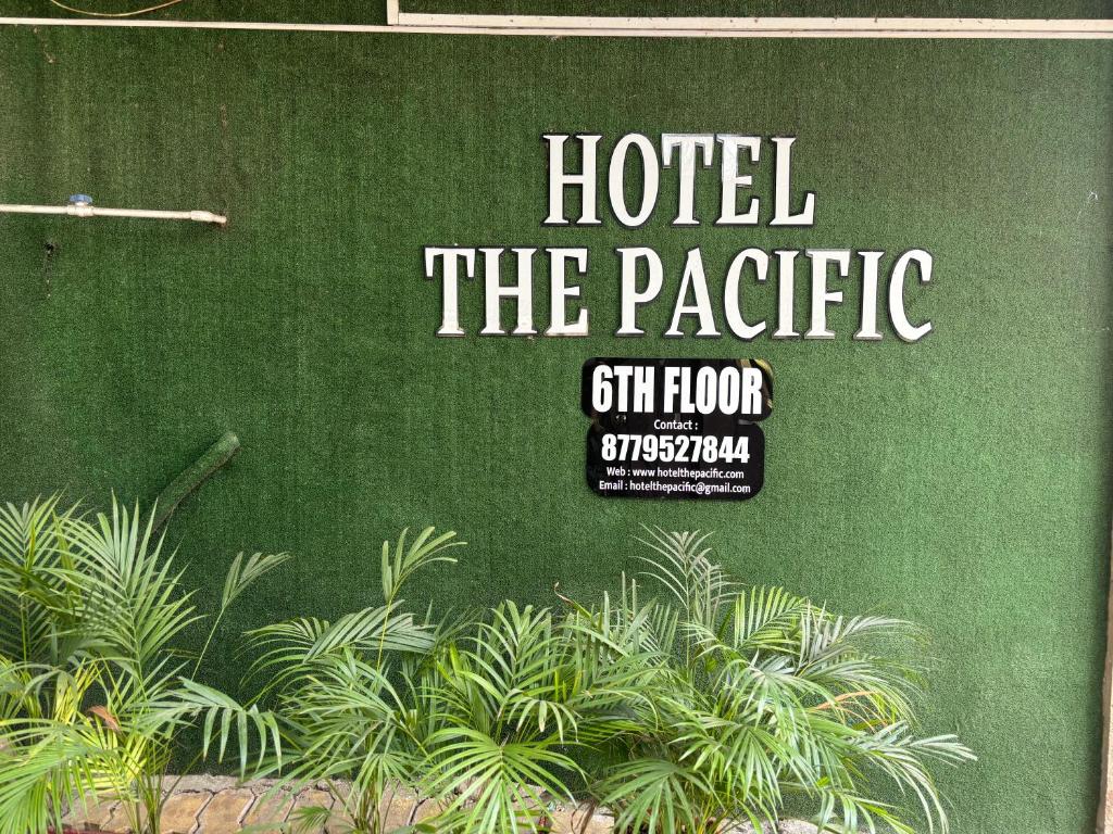 孟买Hotel the pacific Chakala的读酒店太平洋礼品楼层的标志