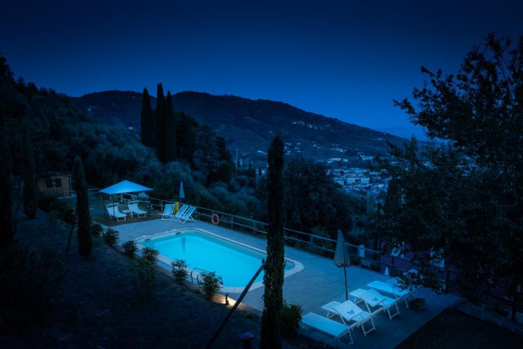 Residence Collecchio内部或周边泳池景观