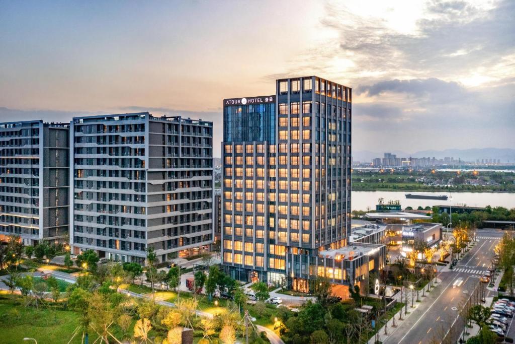 宁波宁波滨江奥体中心亚朵S酒店的城市空中景观高楼