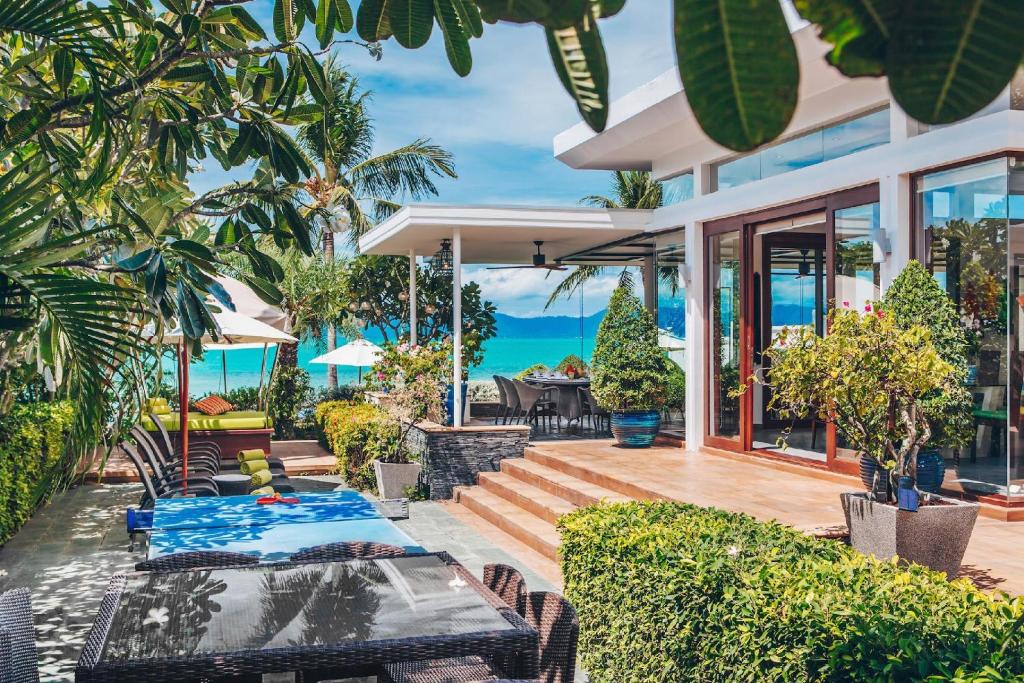湄南海滩Lotus Samui Luxury Beach Villas的海景度假屋