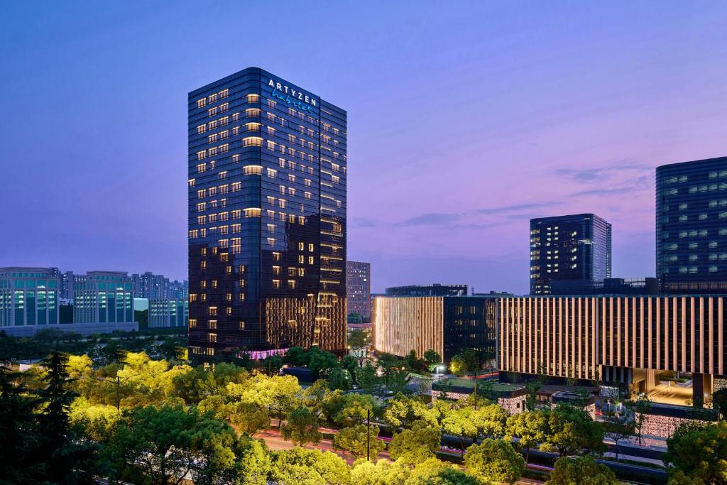 上海上海桃浦雅辰悦居酒店的城市天际线,高耸的摩天大楼