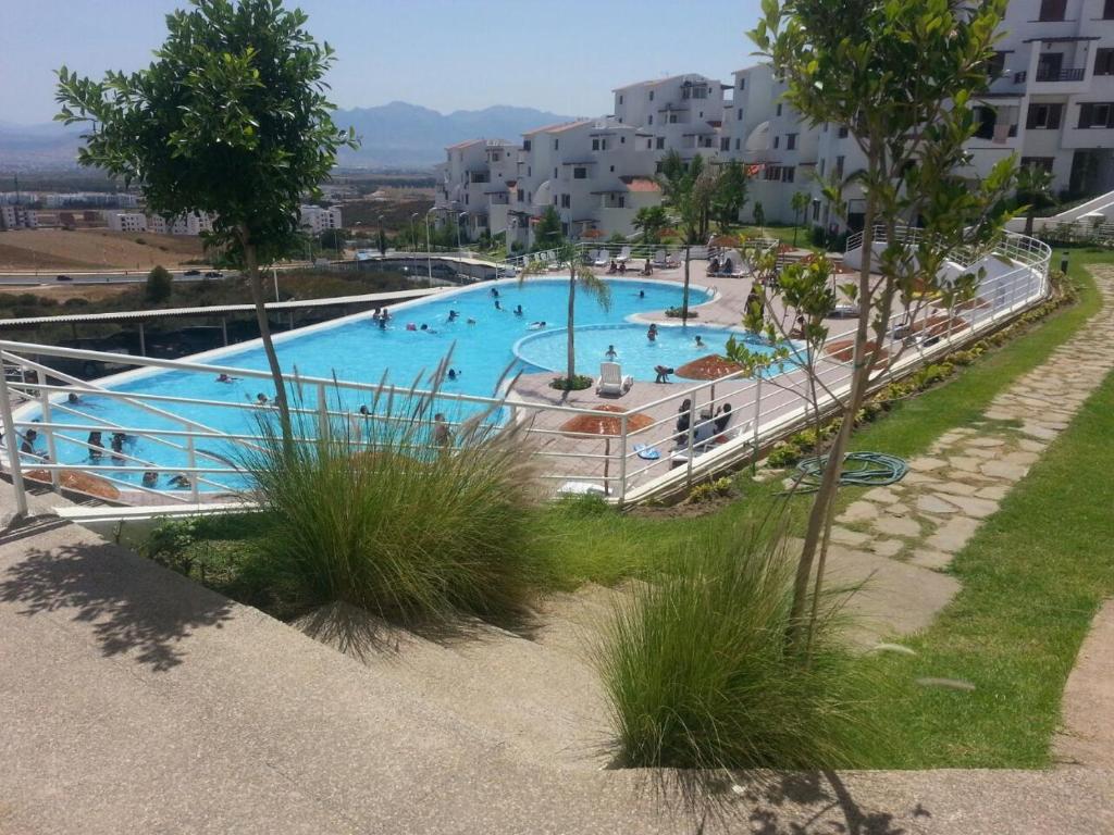Cabo Dream Vacances内部或周边的泳池