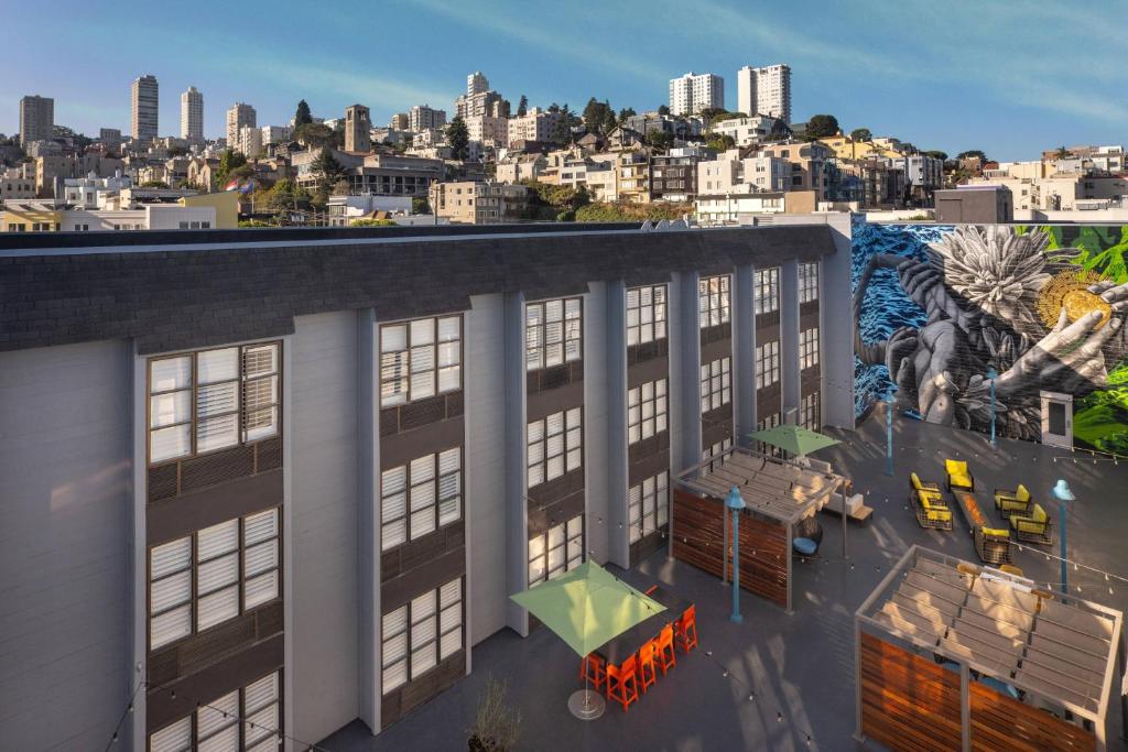 旧金山Marriott Vacation Club®, San Francisco  的壁画建筑外形的 ⁇ 染