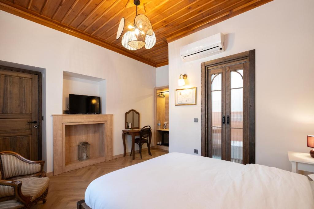 Saye Konak Hotel &#39; Kaleiçi&amp;Oldtown&#39;客房内的一张或多张床位