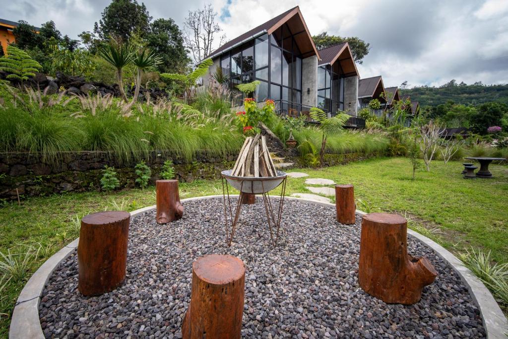 Mountain Peak Kintamani外面的花园
