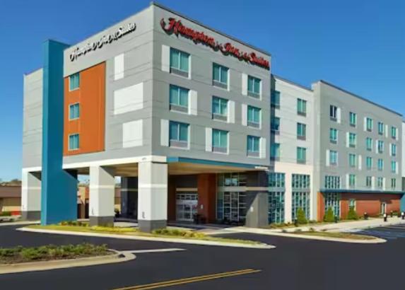 Hampton Inn & Suites Fultondale的 ⁇ 染酒店