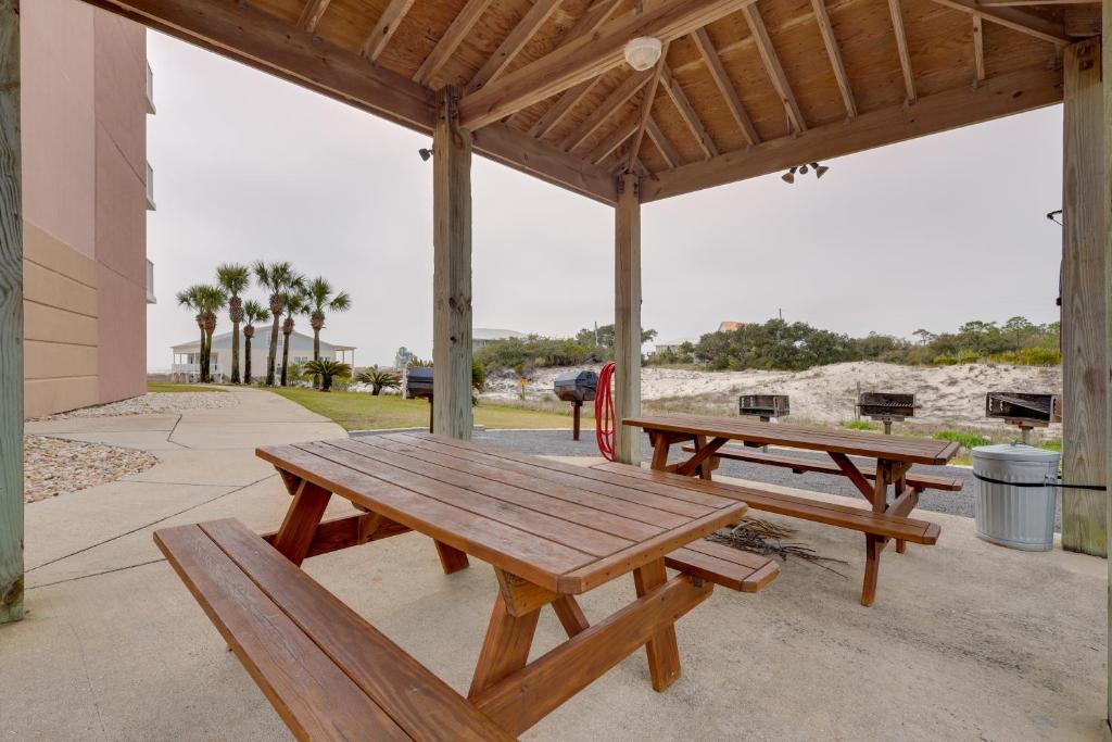 Gulf Shores Condo with Balcony 2 Mi to Fort Morgan!平面图