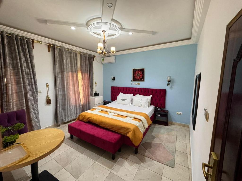 SEGMAD HOTEL客房内的一张或多张床位