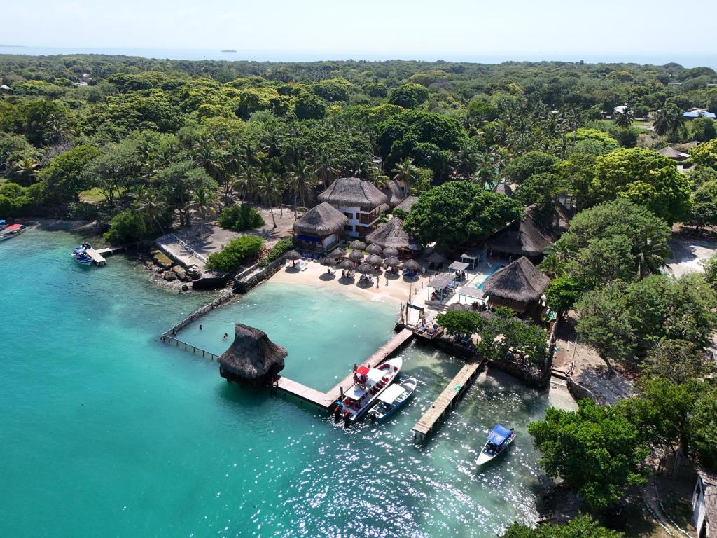 格兰德岛Hotel Isla del Sol的水上度假村的空中景观