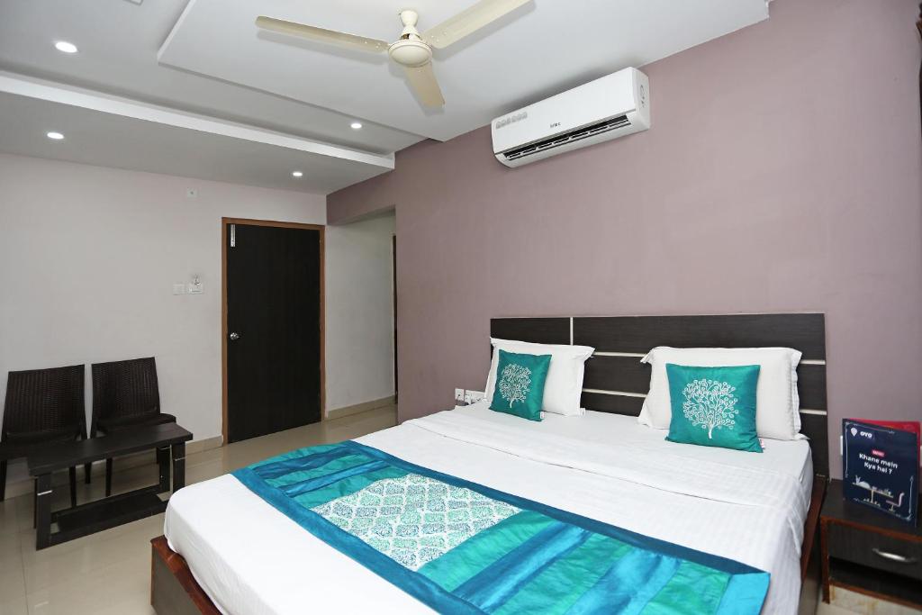 Subudhi'S Inn客房内的一张或多张床位