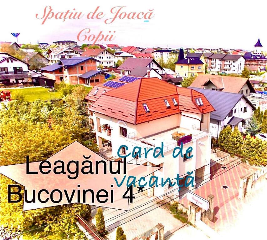 苏恰瓦Leaganul Bucovinei Guest House的享有小镇美景,设有房屋
