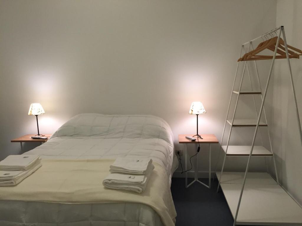 武库公寓客房内的一张或多张床位