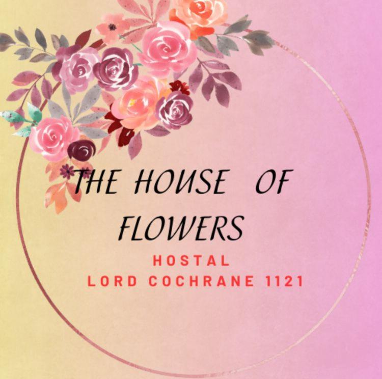 奥索尔诺the house of flowers的圆圈里一束鲜花的卡片
