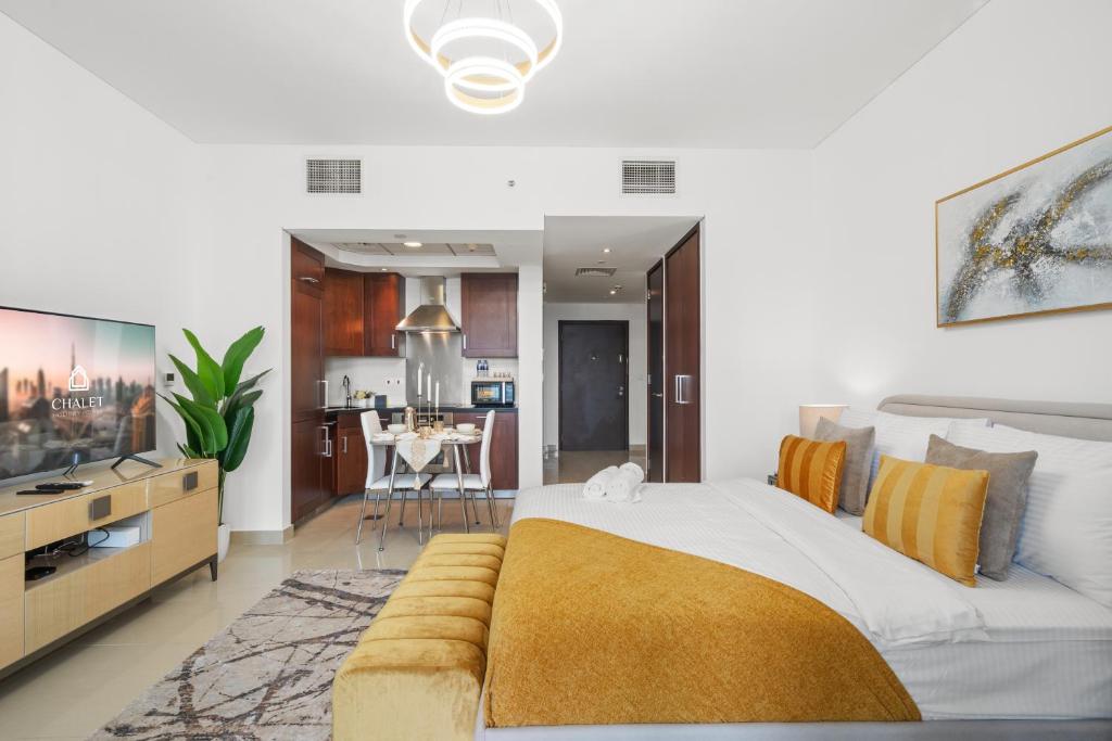 Luxury Studio, 29 Boulevard near Burj Khalifa Downtown - Chalet Homes的休息区